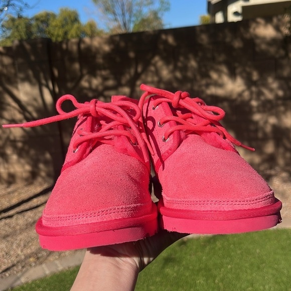 NWT UGG Neumel Boots! - Picture 4 of 9